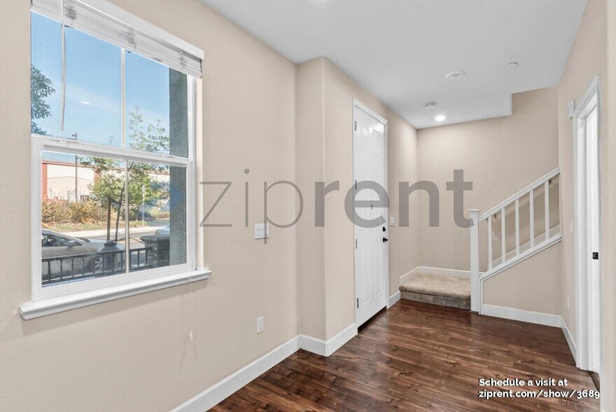 Building Photo - 25937 Dollar St