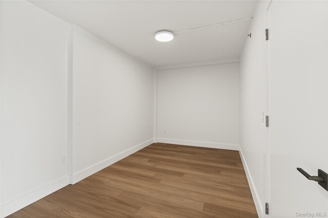 Building Photo - 10 Lyon Pl