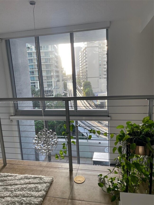 Building Photo - 1050 Brickell Ave