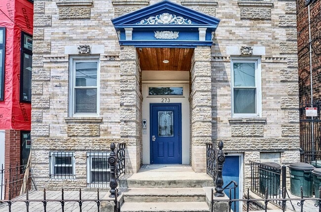 Building Photo - 273 Webster Ave