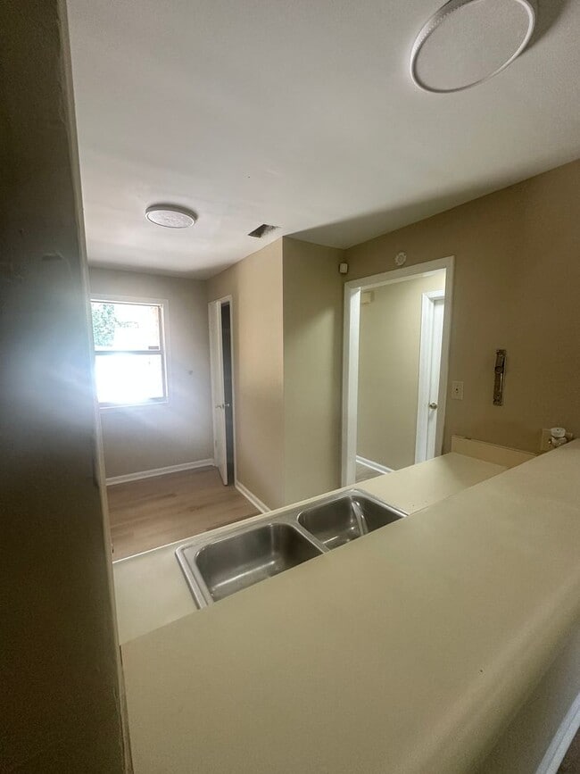 Building Photo - 2 Bedroom/2 Bath Townhome in Valdosta