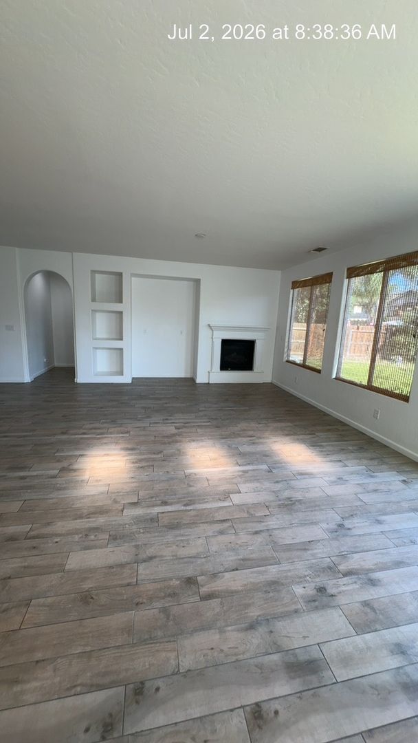 Building Photo - Beautiful Home Now Available! 3 Bedroom!