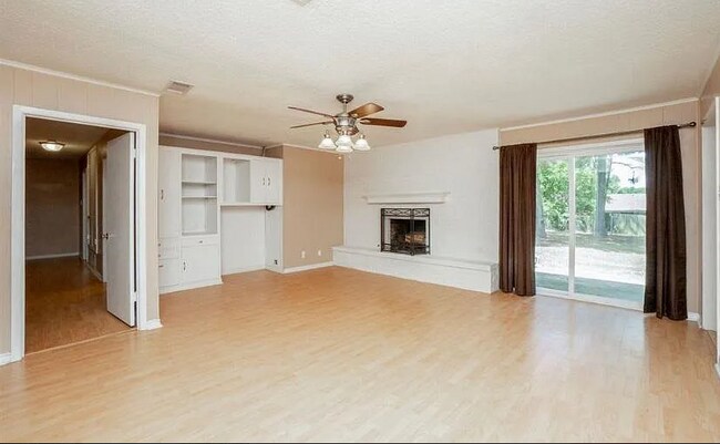 Building Photo - 1203 Blueridge Pky