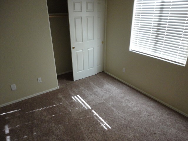 Building Photo - 2907 S 91st Dr