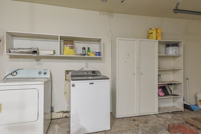 Building Photo - 10927 Spanish Grant Dr