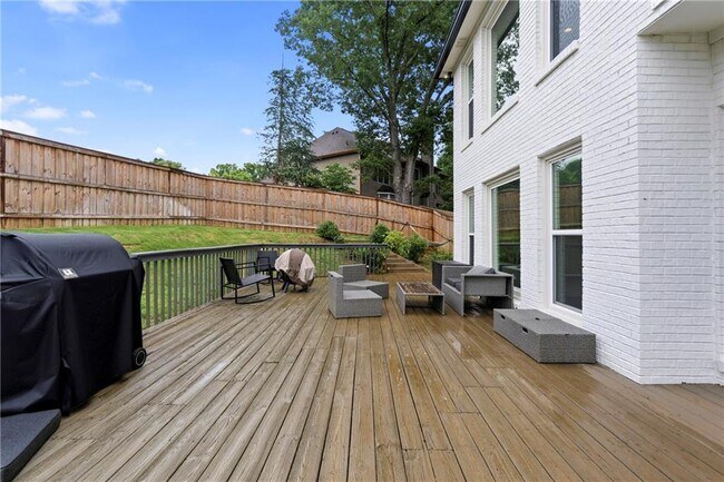 Building Photo - 4221 Willow Oak Dr