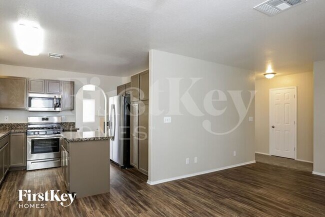 Building Photo - 6721 Rancho Santa Fe Dr