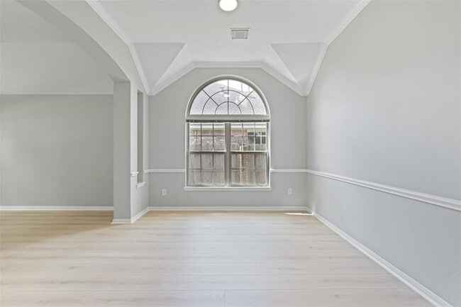 Building Photo - 2618 Parkbriar Ln