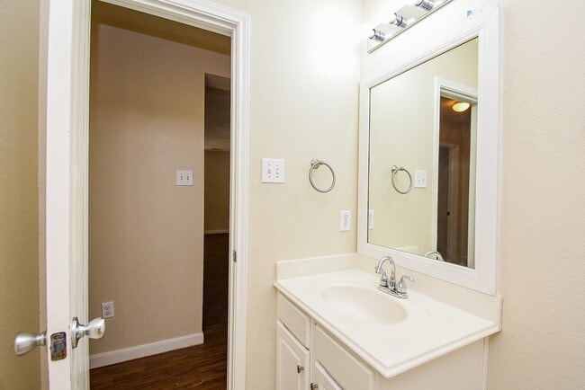 Building Photo - 29223 Legends Bluff Dr