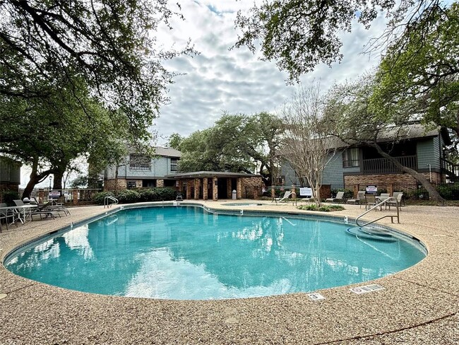 Building Photo - 7122 Wood Hollow Dr
