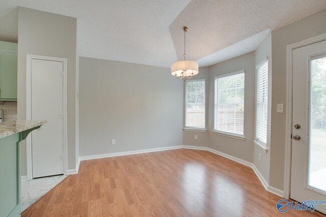 Building Photo - 118 River Oaks Dr