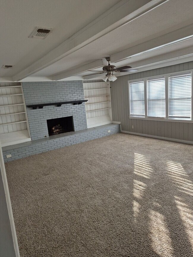 Building Photo - Charming 3-Bedroom, 2-Bath Home with Bonus...