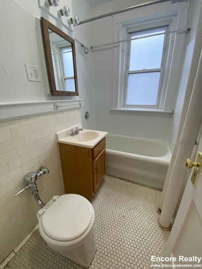Building Photo - 1164 Boylston St