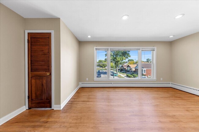 Building Photo - 2131 W 53rd Pl