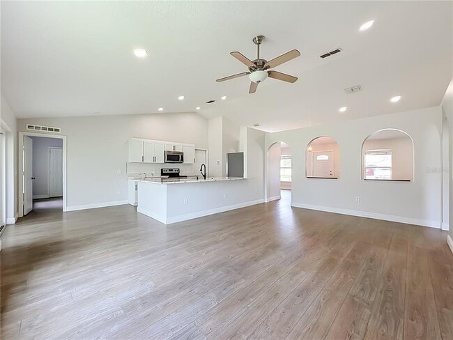 Building Photo - 33 Timbercreek Pines Cir