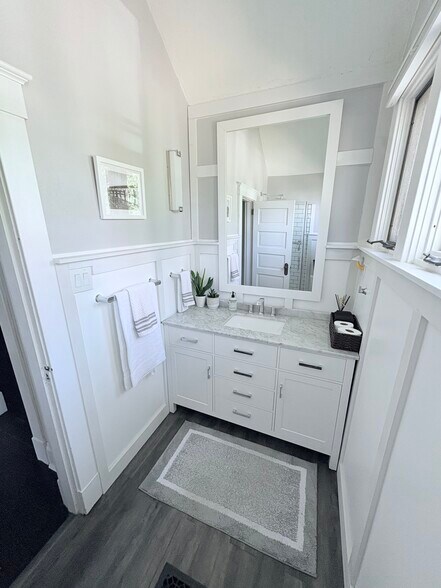 Building Photo - 2733 Willard Ave