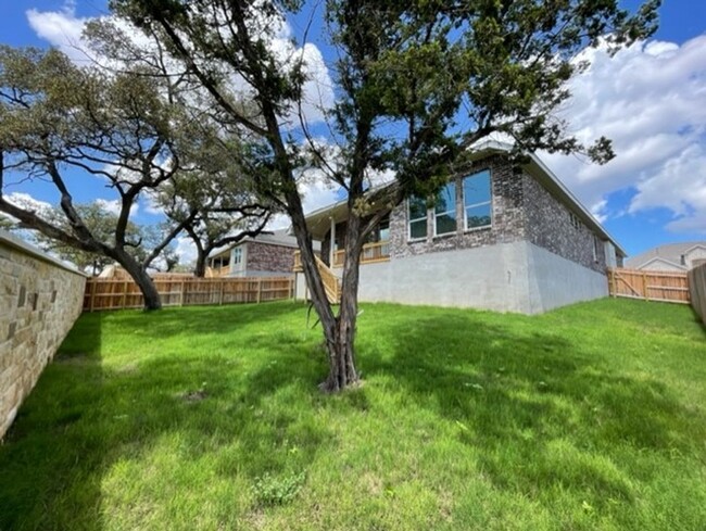 Building Photo - Upgraded 2,309 SF Home - 4 BR/3 BA in BULV...