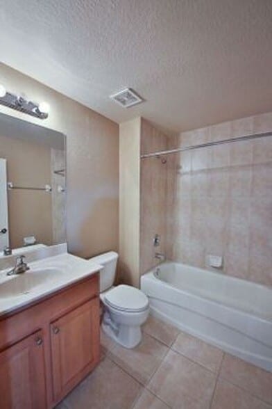 Building Photo - Santa Barbara Villas - Move in Special
