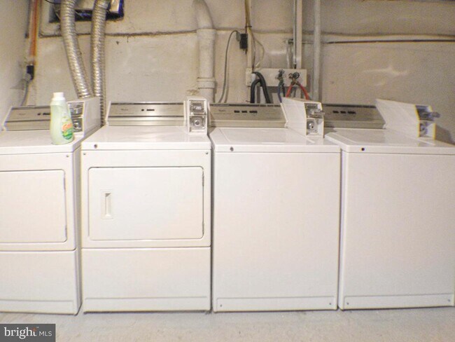 Building Photo - 1769 Frankford Ave