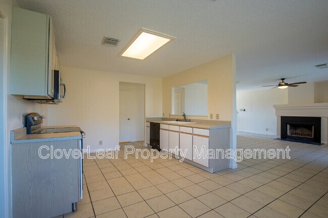 Building Photo - 1045 Stone Trail