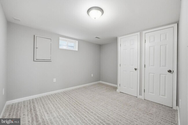 Building Photo - 176 Carroll Rd