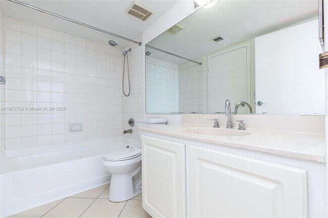 Building Photo - 7601 E Treasure Dr