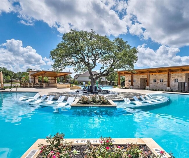 Building Photo - 921 Medina Wy