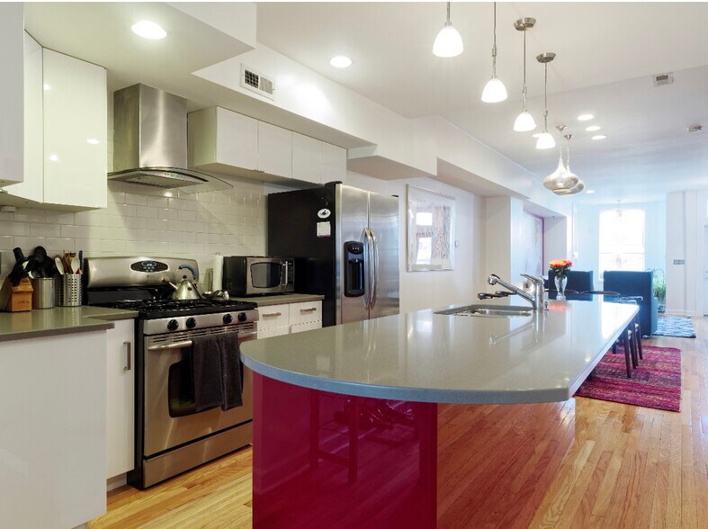 Building Photo - 219 K St NE