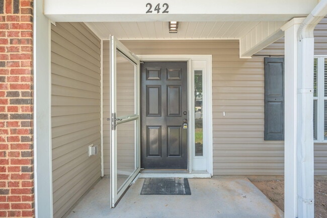 Building Photo - 242 Wainwright Dr