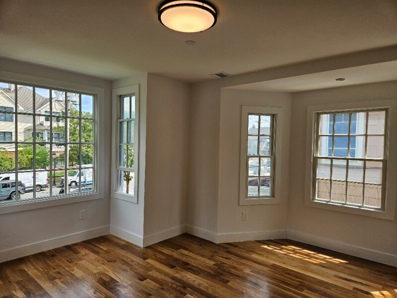 Building Photo - 90 Shrewsbury Ave