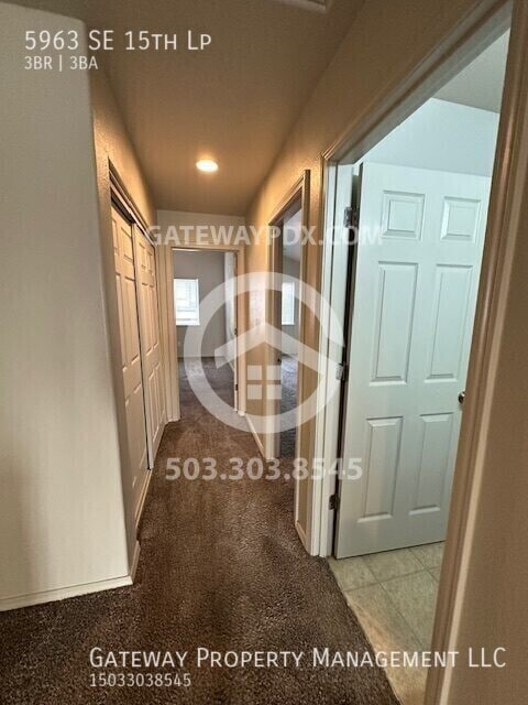 Building Photo - 5963 SE 15th Loop