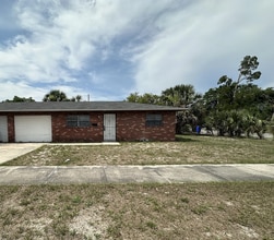 Building Photo - 303 W Myrtle St