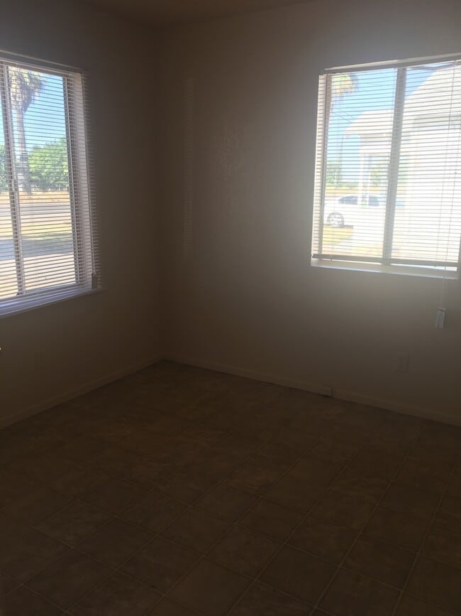 Building Photo - 14050 Avenue 384