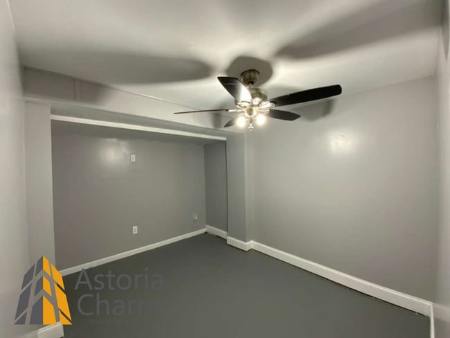 Building Photo - 3 Bedroom Home with Den and Fenced Yard in Quiet Neighborhood