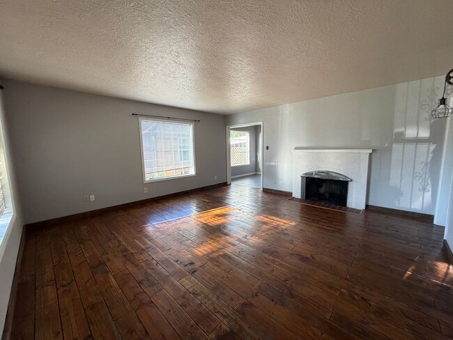 Building Photo - 1324 SW Levens St