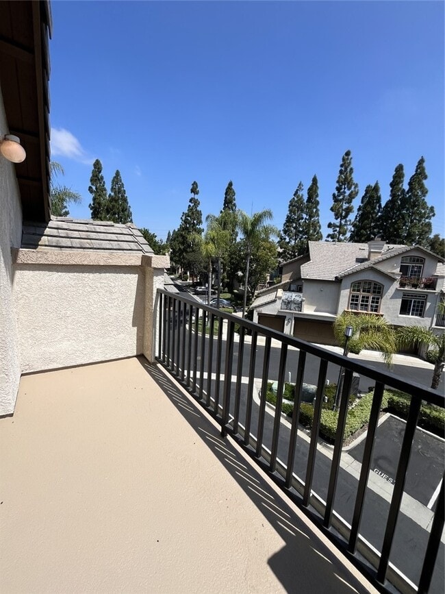 Building Photo - 6 Mansera Pl