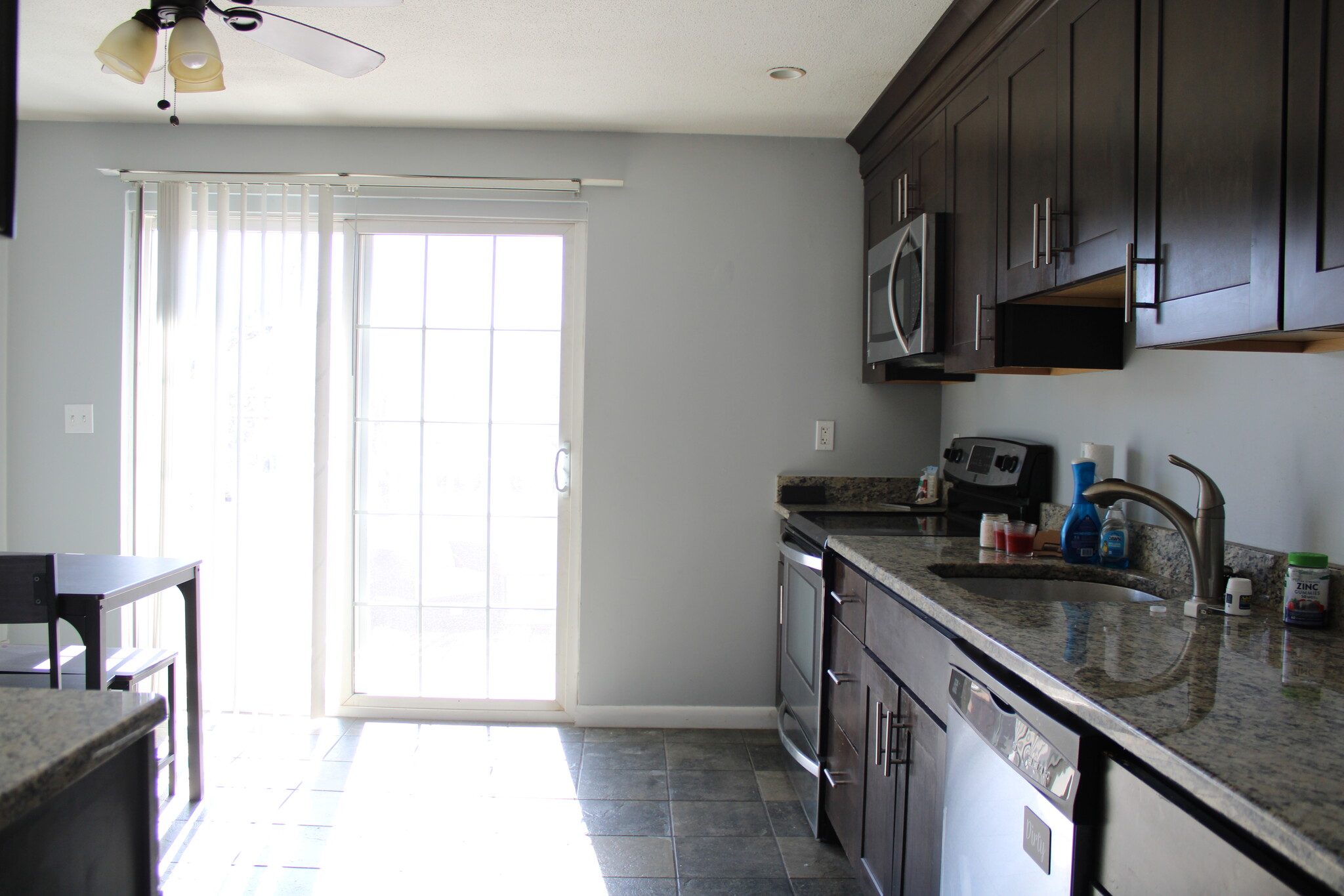 Kitchen - 70B Washington Park Dr