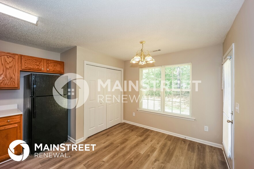 Building Photo - 64 Mineral Springs Ln