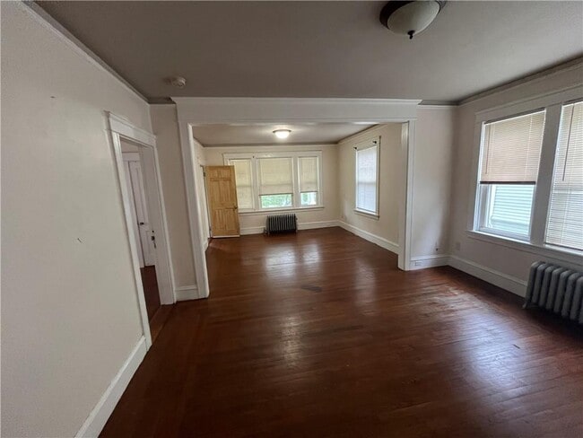 Building Photo - 122 Pinehurst Ave