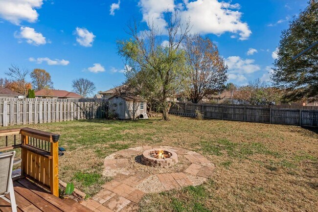 Building Photo - PRE-LEASING! 3 Bedroom in Battlefield