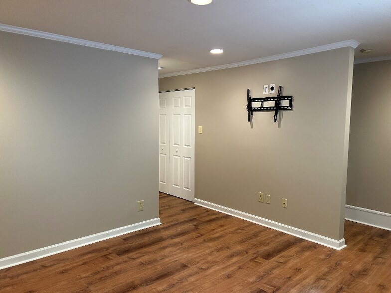 Building Photo - 3065 Antrim Cir