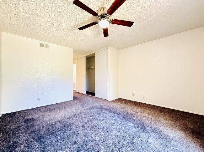 Building Photo - 2711 Nandina Dr