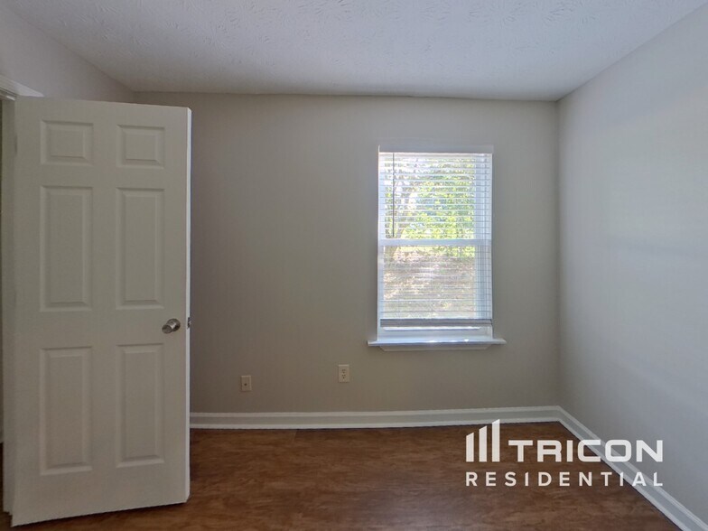 Building Photo - 3011 Eastland Way