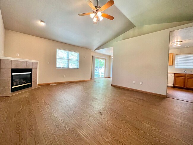 Building Photo - Charming 3-Bedroom Windsor Home: Comfort, Style, and Convenience Await!