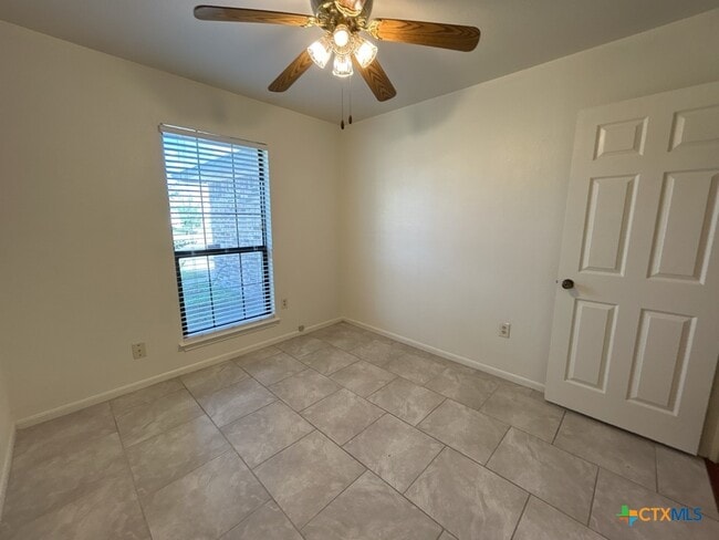 Building Photo - 3820 Water Oak Dr