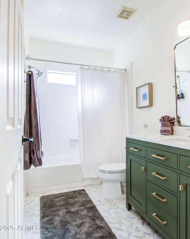 Building Photo - 5640 E Bell Rd