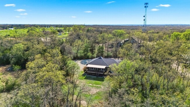Building Photo - 8052 Perry Ln