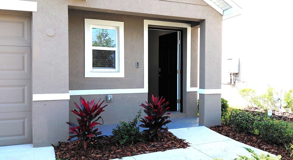 Building Photo - 36171 Sunflower Hill Dr