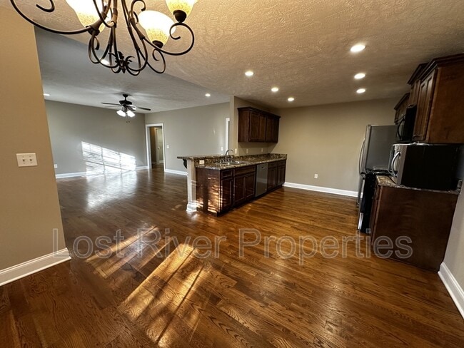 Building Photo - 2740 Pointe Ct