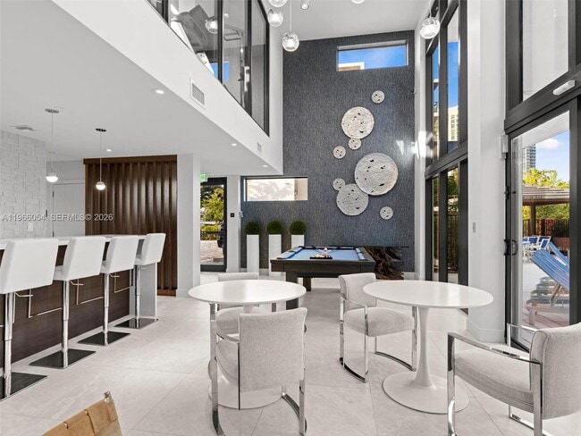 Building Photo - 3040 N Ocean Blvd